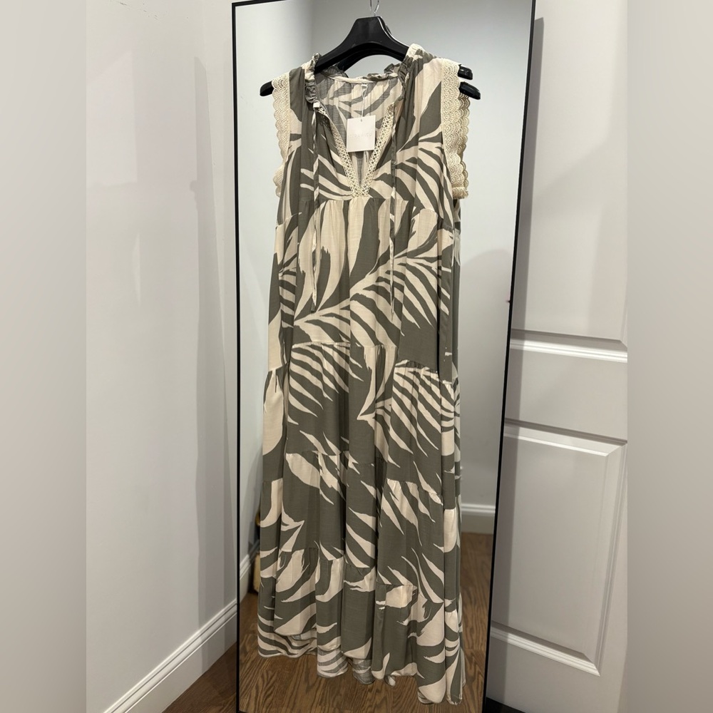 NWT Sleeveless Leaf Print Maxi Dress - Anthro Inspired